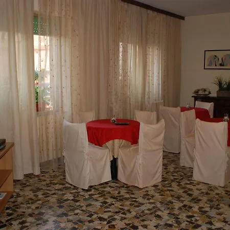 Zaghini Hotel *